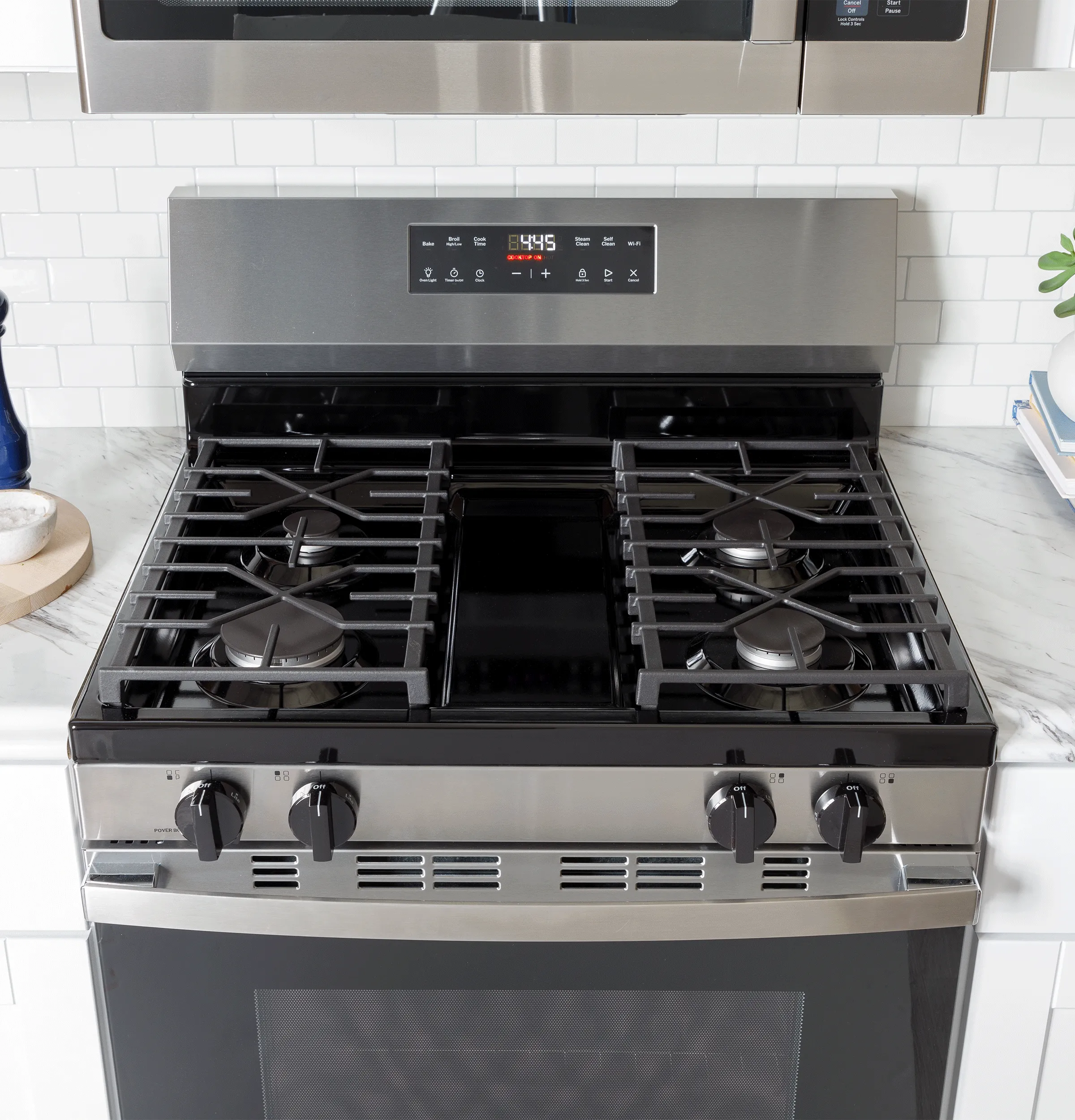 GGF400PVBB GE® 30" Free-Standing Gas Range