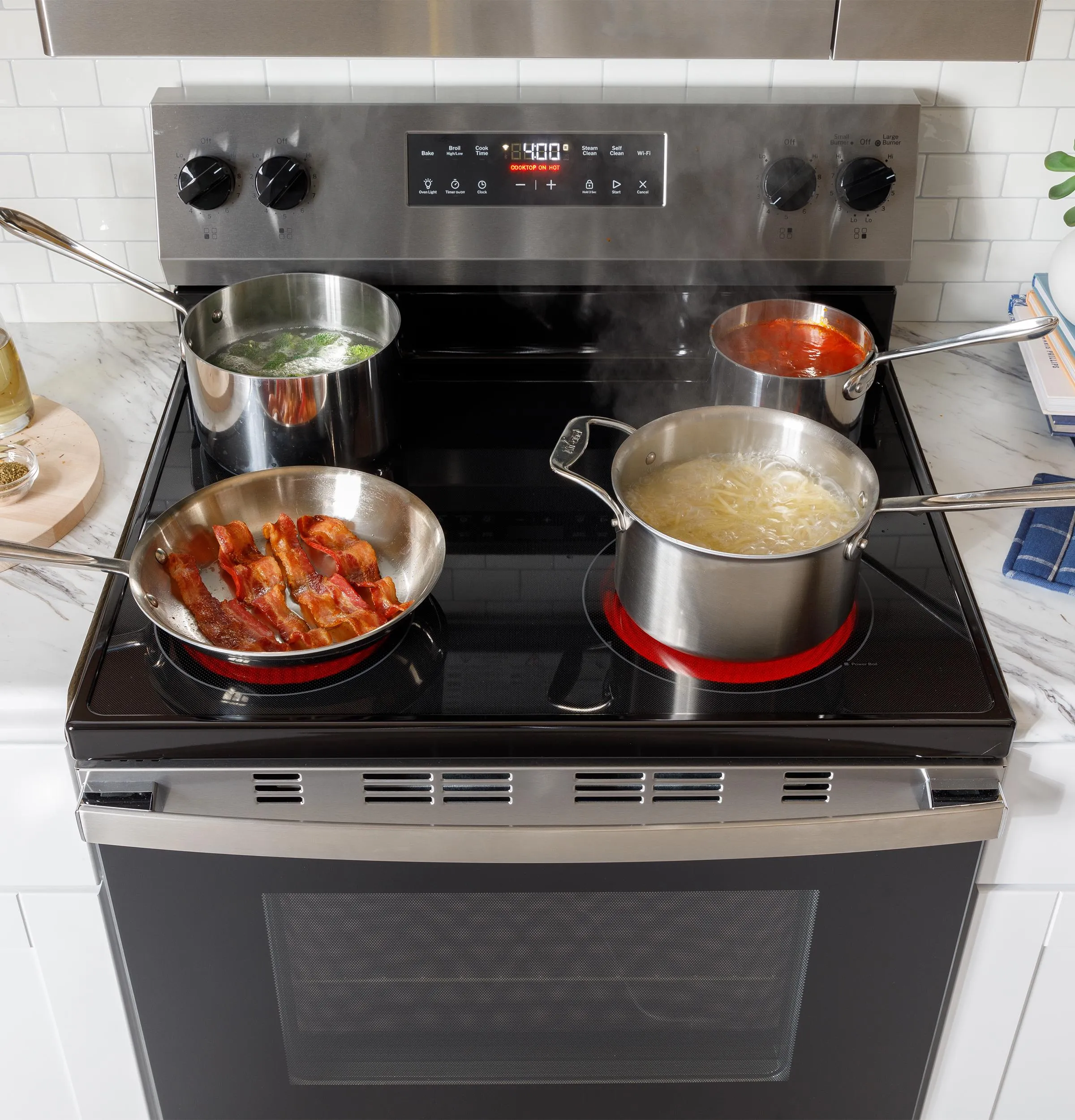 GRF400SVSS GE® 30" Free-Standing Electric Range